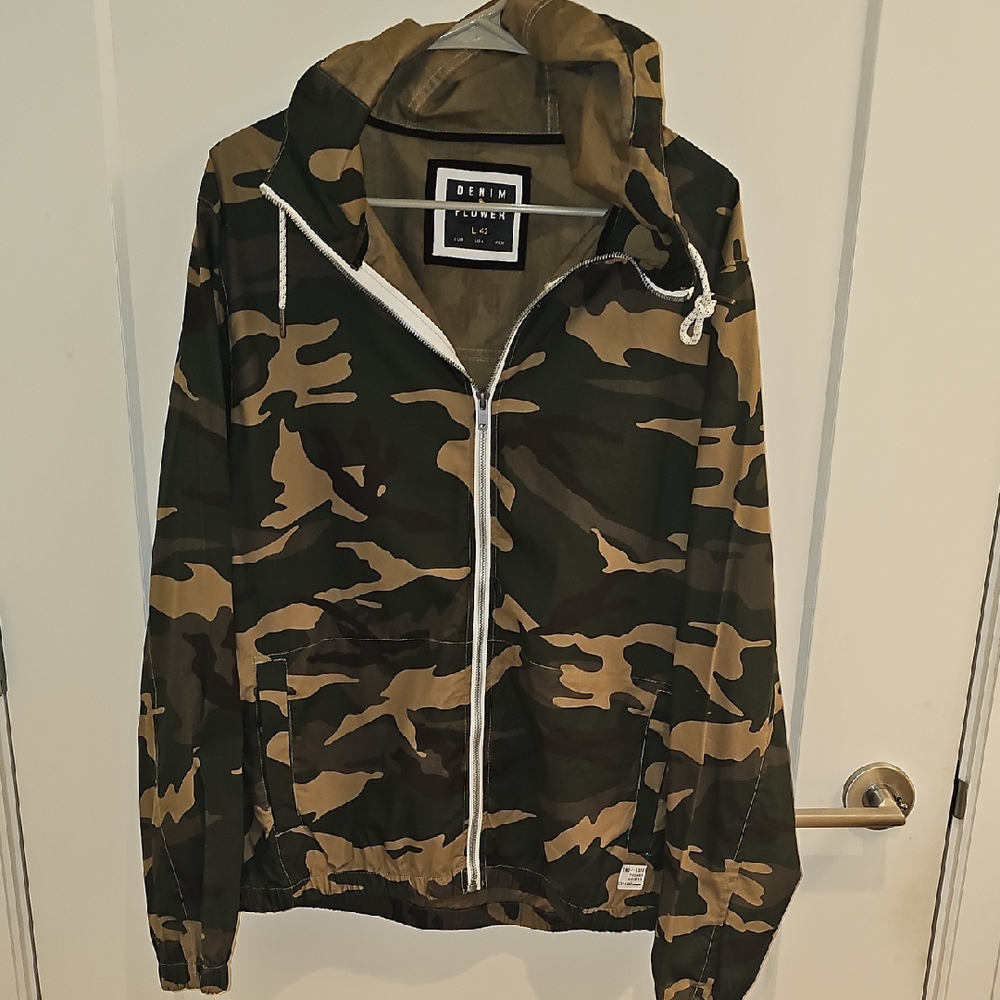 Denim & Flower Green and Tan Camo Windbreaker